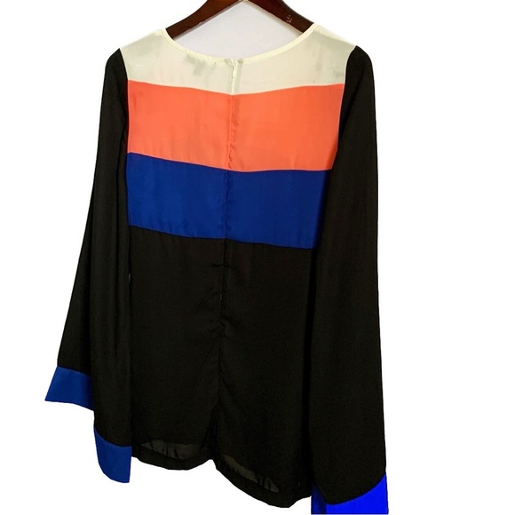 C. Luce Bell Sleeve Color Block Blouse - Picture 10 of 12